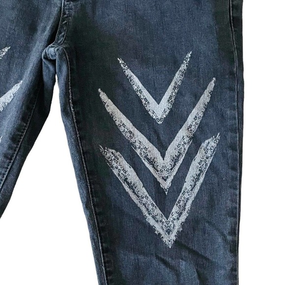 FREE People Jean Black Denim Chevron Arrow Print Mid Rise Skinny Jeans Size 26 - Picture 9 of 10